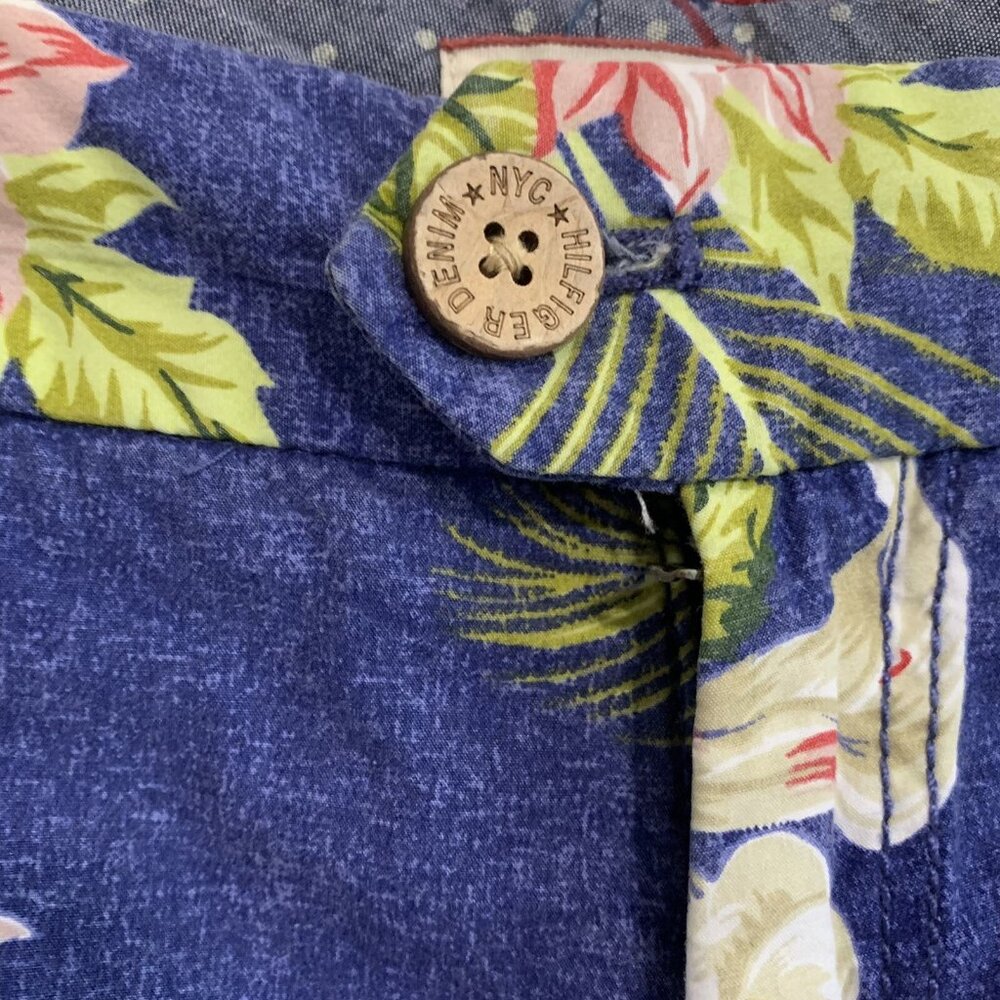Vintage Tommy Hilfiger Blue Floral Tropical Denim Womens 26 Shorts Resort Travel - Picture 5 of 13